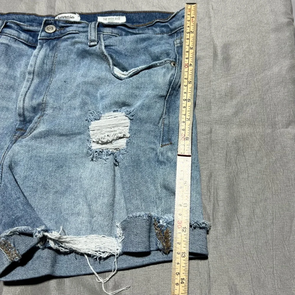 Kensie Jeans Vintage Luxe High Rise Distressed Denim Shorts Light Wash 32 Waist